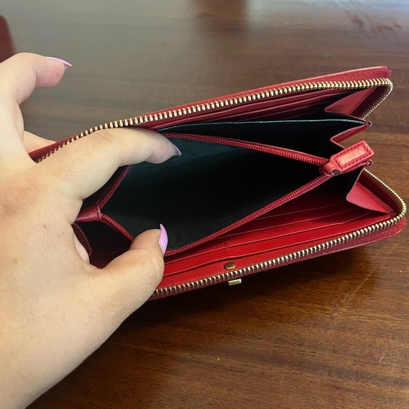 Yves Saint Laurent Y zippy Leather Wallet - Picture 3 of 8